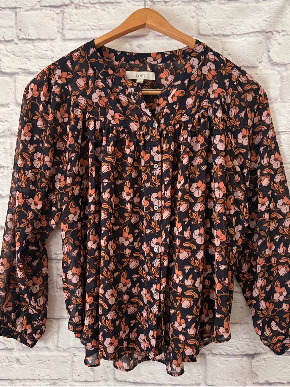 LOFT Black Floral Button-Front Chiffon Blouse in Pink and Rust - Large